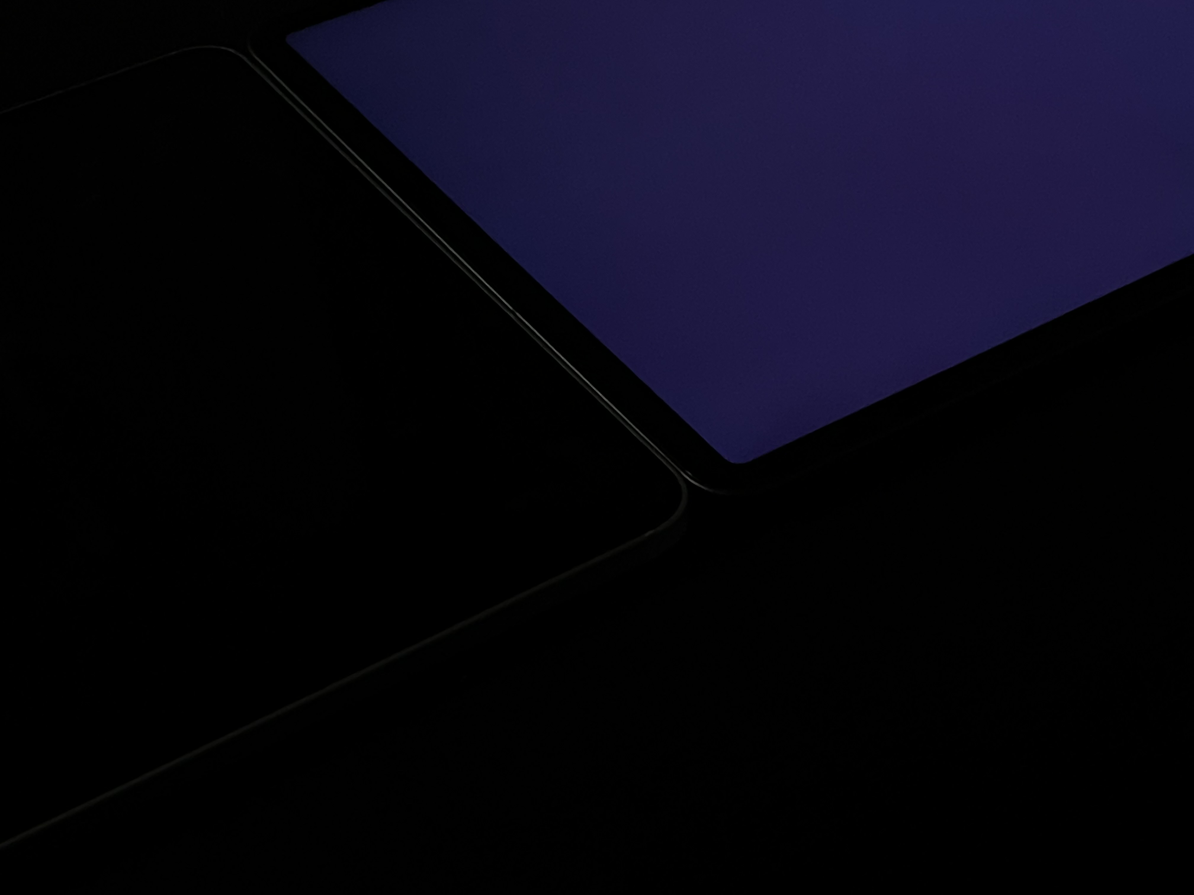 This is the same full-screen black image displayed on the Liquid Retina XDR (left) and 2020 iPad Pro. Yes, the 2021 iPad Pro’s screen is showing that image at full brightness.